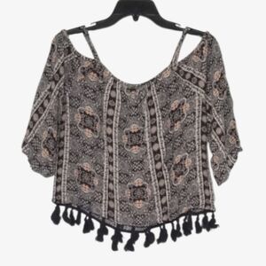 American Eagle Outfitters Cold Shoulder Top